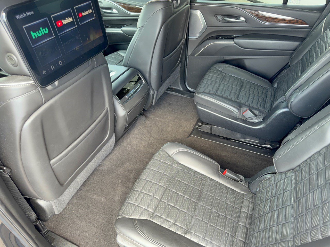 Used 2022 Cadillac Escalade Sport Platinum w/ Heavy-Duty Trailer Package AWD/4WD image 25