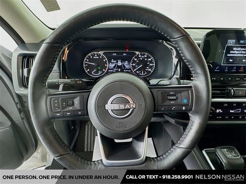 Certified 2025 Nissan Pathfinder SL image 11