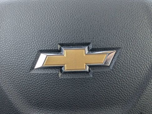 Used 2025 Chevrolet TrailBlazer LT AWD/4WD image 32