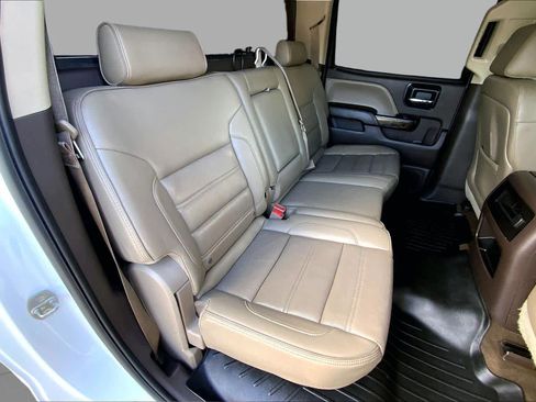 Used 2015 GMC Sierra 2500 Denali w/ Duramax Plus Package AWD/4WD image 18