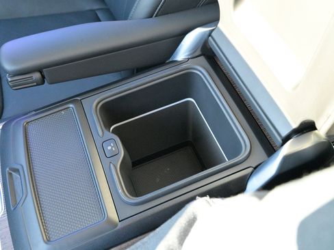 Used 2025 Land Rover Range Rover Long Wheelbase Autobiography image 30