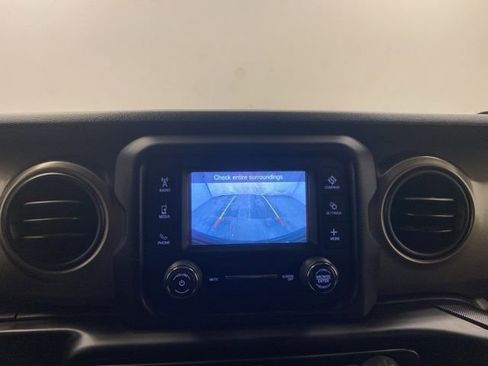 Used 2018 Jeep Wrangler Unlimited Sport image 13