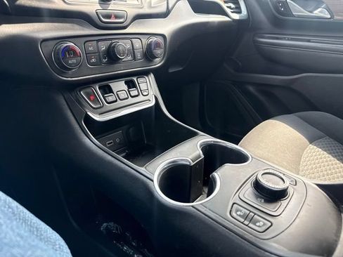 Used 2019 GMC Terrain SLE w/ Driver Convenience Package AWD/4WD image 13