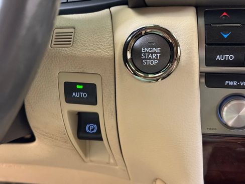 Used 2013 Lexus LS 460 AWD w/ Comfort Pkg image 47