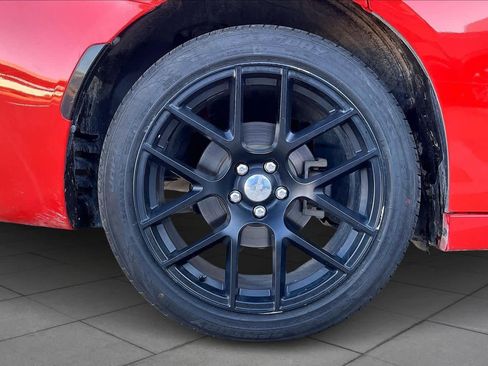 Used 2019 Dodge Charger SXT image 12