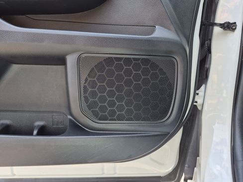 Used 2025 Toyota Sienna LE FWD image 16