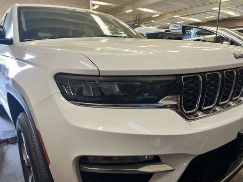 Used 2022 Jeep Grand Cherokee Limited 4xe image 2