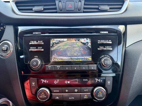 Used 2015 Nissan Rogue SV image 20