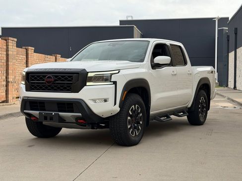 Used 2023 Nissan Frontier PRO-4X w/ Technology Package image 2