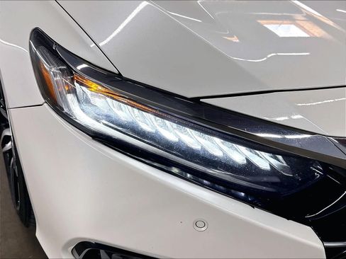 Used 2022 Honda Accord Touring image 29