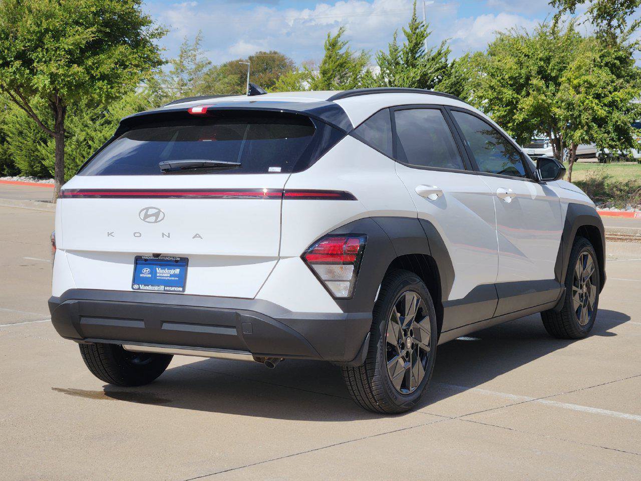 New 2027 Hyundai Kona SEL Sport FWD image 4