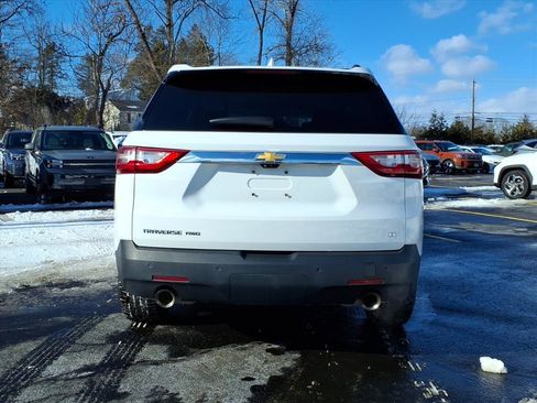 Used 2020 Chevrolet Traverse LT w/ LT Premium Package image 4