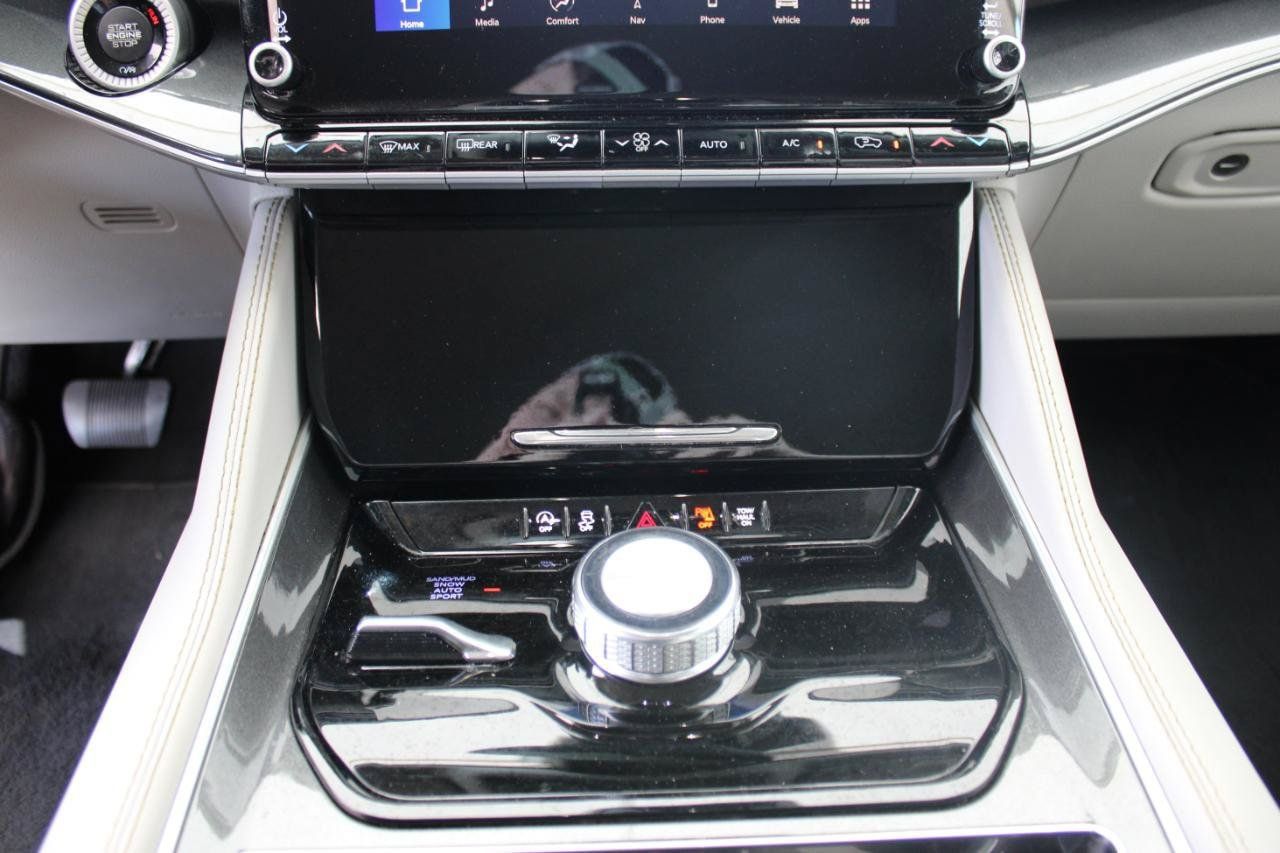 Used 2022 Jeep Wagoneer Series I AWD/4WD image 25