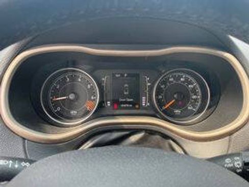 Used 2015 Jeep Cherokee Sport w/ Cold Weather Group AWD/4WD image 11