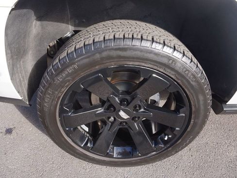 Used 2019 Cadillac Escalade Platinum image 17