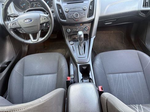 Used 2016 Ford Focus SE w/ SE Sport Package FWD image 13