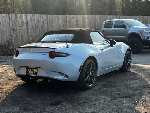 Used 2017 MAZDA MX-5 Miata Club image 9