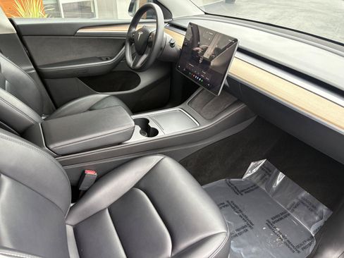 Used 2023 Tesla Model Y Long Range AWD/4WD image 14