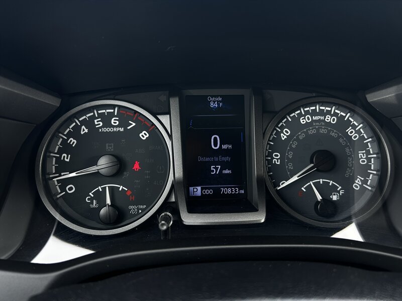 Used 2020 Toyota Tacoma TRD Sport w/ TRD Premium Sport Package AWD/4WD image 17