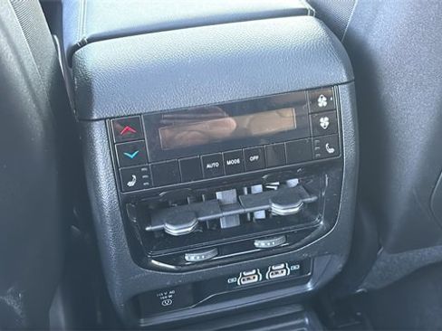 Used 2025 Jeep Grand Cherokee L Limited w/ Luxury Tech Group II image 8