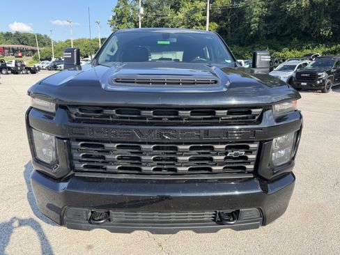 Used 2021 Chevrolet Silverado 2500 Custom w/ LPO, Dark Essentials Package AWD/4WD image 2