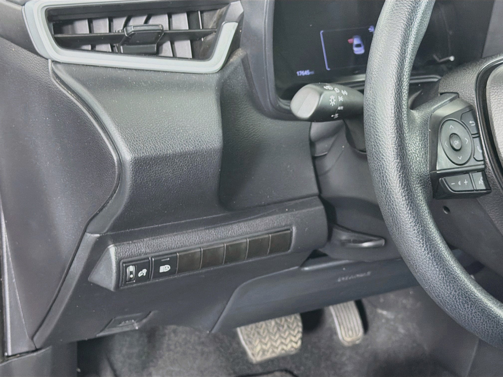 Used 2026 Toyota Corolla LE FWD image 17