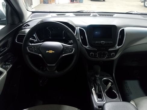 Used 2024 Chevrolet Equinox LT AWD/4WD image 9