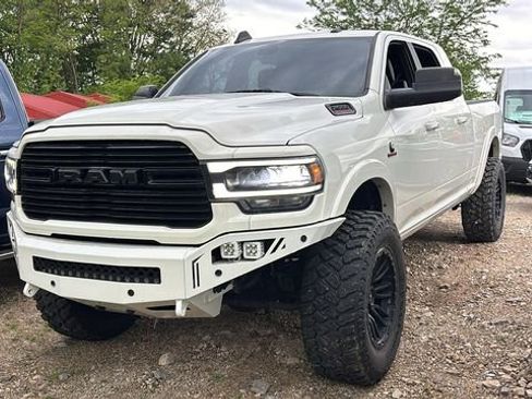 Used 2021 RAM 2500 Laramie w/ Night Edition AWD/4WD image 2