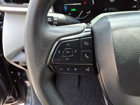 Used 2024 Toyota Sienna LE FWD image 23