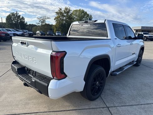 Used 2024 Toyota Tundra Limited image 12