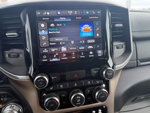 Used 2022 RAM 1500 Laramie image 8