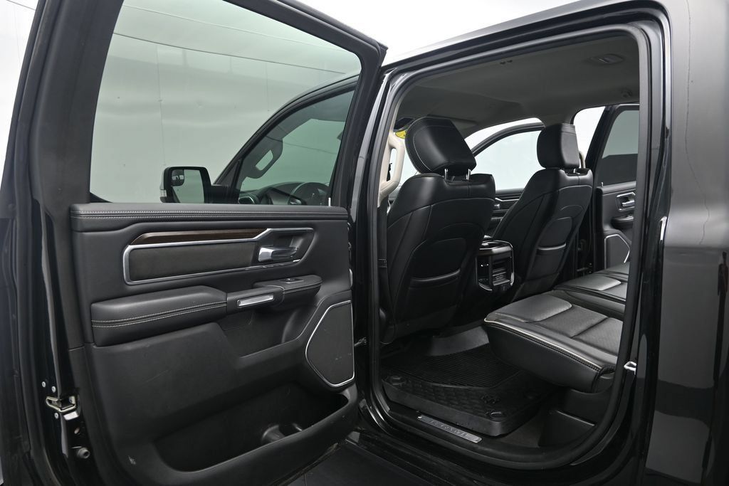 Used 2022 RAM 1500 Laramie AWD/4WD image 13