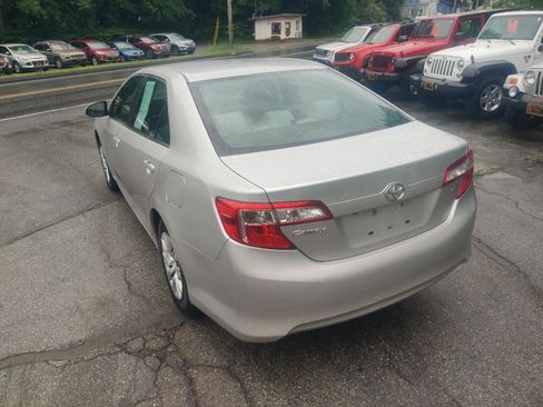 Used 2014 Toyota Camry LE FWD image 11
