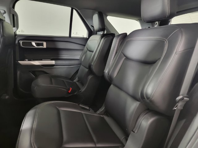 Used 2022 Ford Explorer XLT w/ Equipment Group 202A AWD/4WD image 15