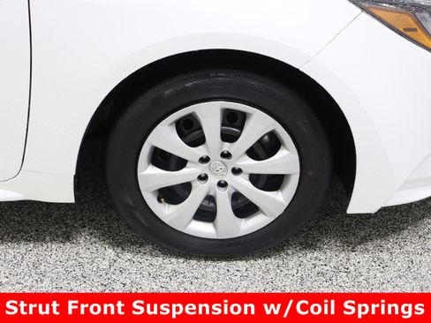 Certified 2025 Toyota Corolla LE image 5