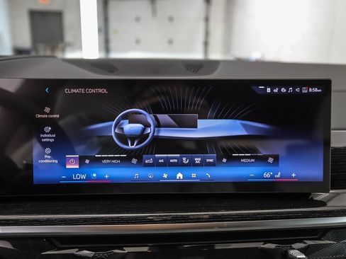 New 2026 BMW X5 xDrive40i w/ M Sport Package AWD/4WD image 18
