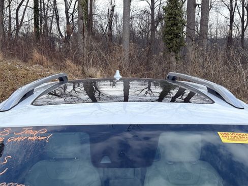 Used 2018 Jeep Cherokee Overland w/ Technology Group image 7