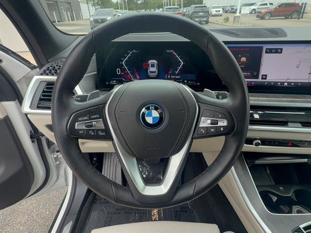 Used 2024 BMW X5 xDrive50e w/ Executive Package AWD/4WD image 14