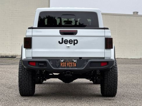 Used 2025 Jeep Gladiator Sport AWD/4WD image 5
