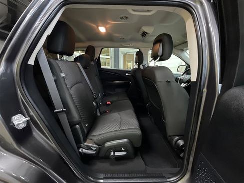Used 2020 Dodge Journey SE w/ SE Popular Equipment Group image 23