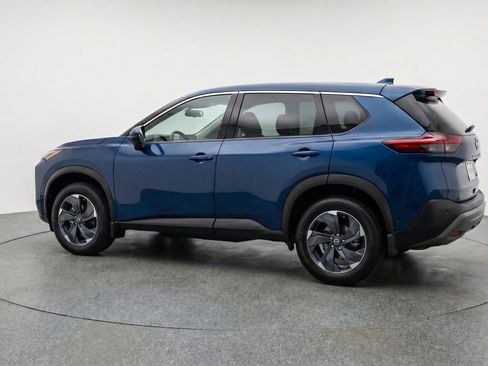 Used 2025 Nissan Rogue SV image 6