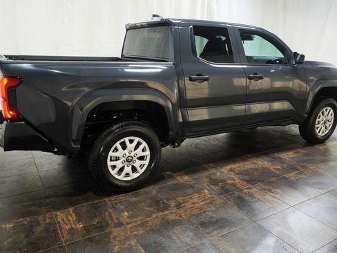 Used 2025 Toyota Tacoma SR image 4