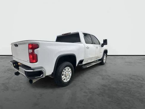 Used 2024 Chevrolet Silverado 2500 LT image 4