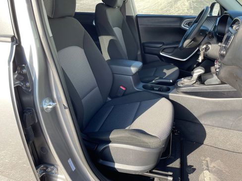 Used 2025 Kia Soul LX w/ LX Technology Package image 34