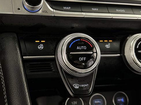 Used 2023 Genesis G70 2.0T image 34