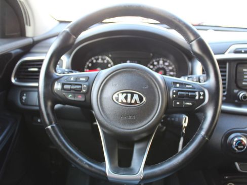 Used 2016 Kia Sorento EX FWD image 17