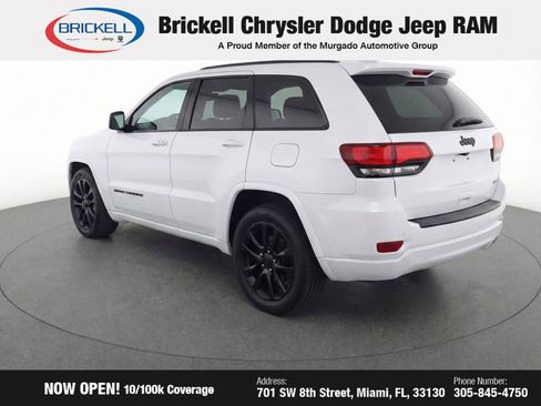Used 2020 Jeep Grand Cherokee Altitude image 3