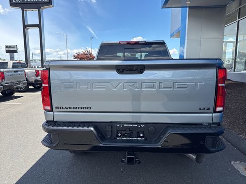 New 2026 Chevrolet Silverado 3500 LTZ w/ LTZ Plus Package AWD/4WD image 7
