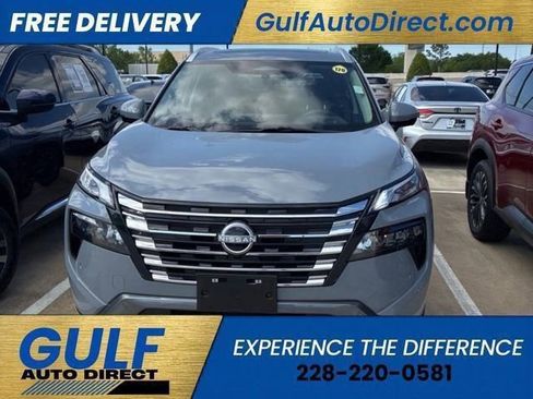 Used 2025 Nissan Rogue SL w/ Tech Package image 2