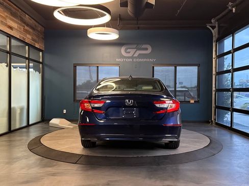 Used 2018 Honda Accord EX image 4